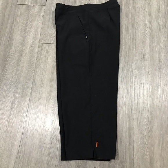 Lucy Black Everyday Yoga/Athletic Capris w/Pockets - Picture 2 of 6